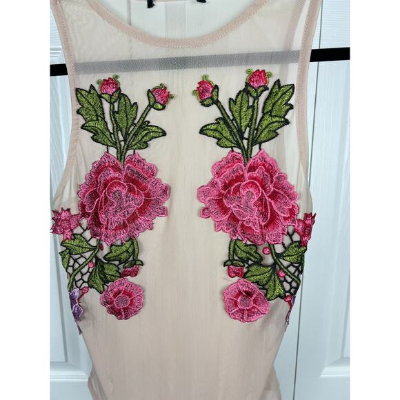 Sheer Nude Sleeveless Bodysuit Applied Rose Applique on Chest Bust 28 (XXS) - Picture 2 of 8